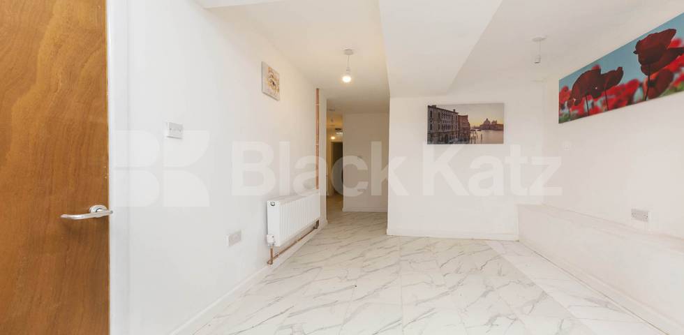 4 bedroom 4 bathroom house with large garden  Antill Road , Seven Sisters